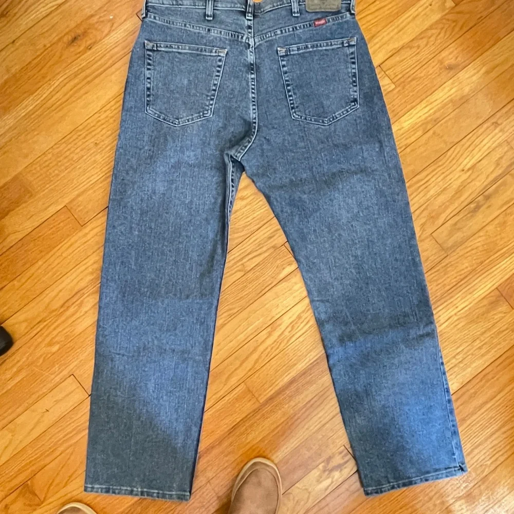 Wrangler NWT Men's 34 x 30 Jeans Performance Series Medium Wash Regular Fit